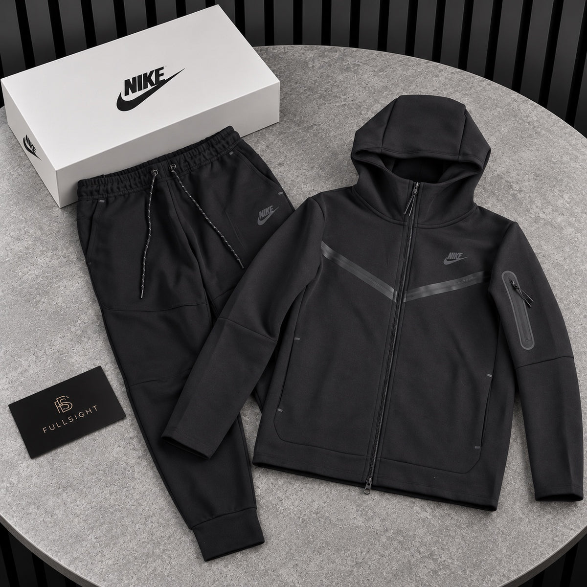 Ensemble Nike Tech noir – veste et jogging